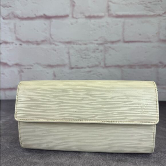 Louis Vuitton Sarah Vintage Epi White Leather Wallet - Picture 1 of 16